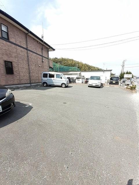 ソレアプラード（101） 駐車場