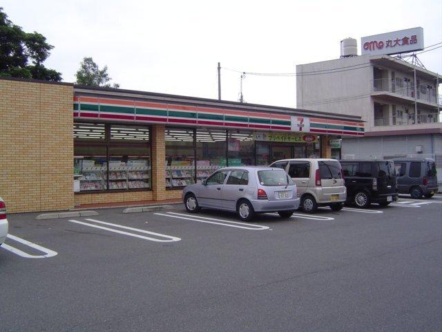 セブンイレブン下関小月店（コンビニ）：657m