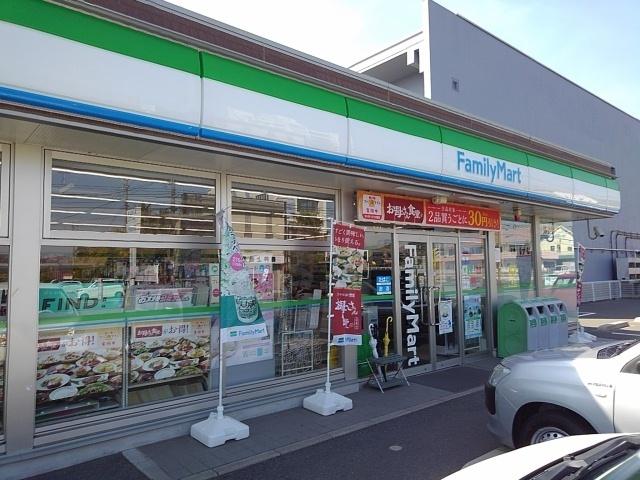 ファミリーマート：1400m