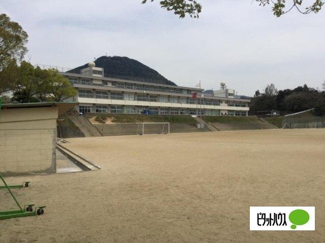 下関市立勝山中学校：2239m