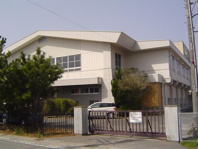 下関市立川中西小学校：709m
