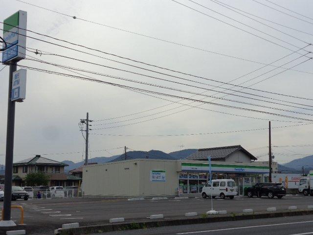 ファミリーマート下岡枝店（コンビニ）：495m