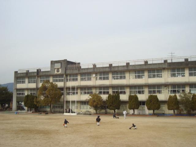 下関市立王喜小学校：711m
