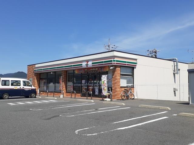 セブンイレブン：650m