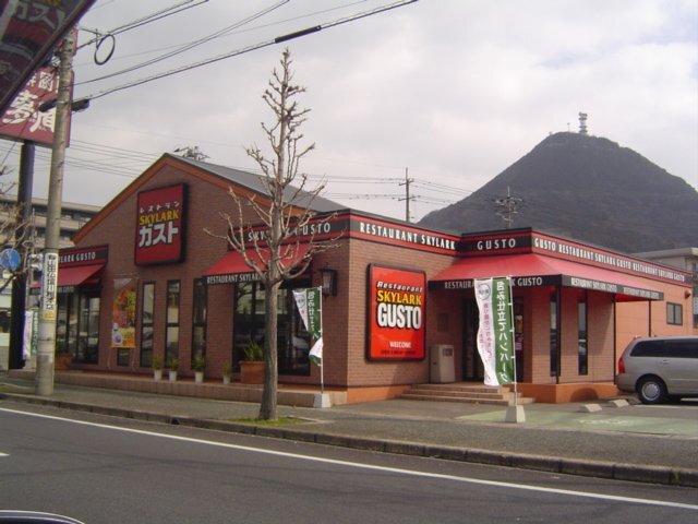 ガスト長府店：417m