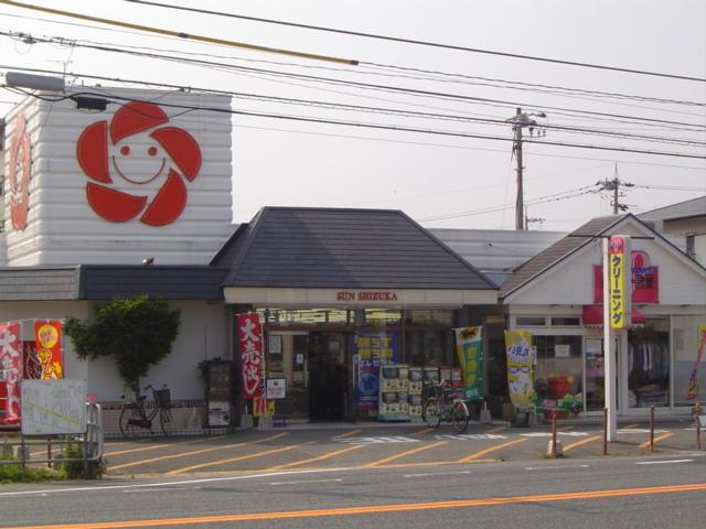 生鮮市場：700m