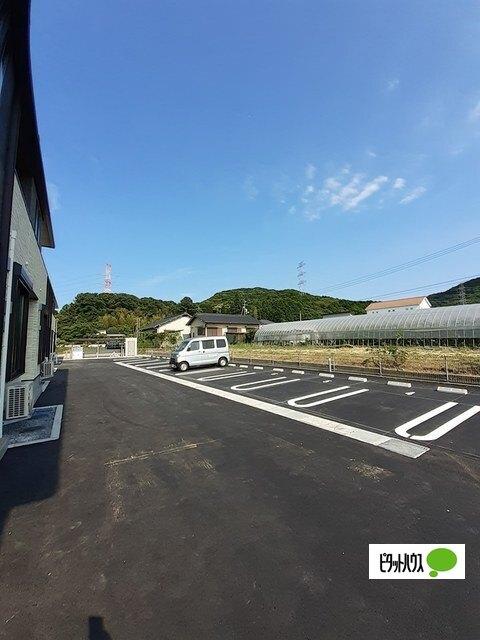 ウィルⅠ（201） 駐車場