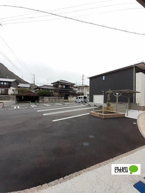 シャロームⅡ（102） 駐車場
