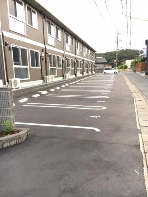 サザンクロス（101） 駐車場
