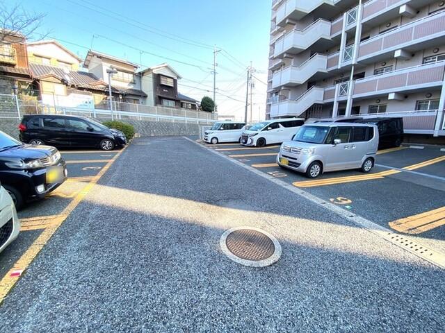 アーベインヒルズ向洋B棟（502） 駐車場