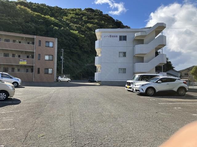 メゾン藤 壱番館（202） 駐車場