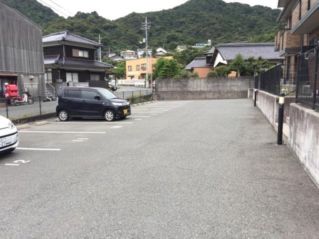 ウィルモア田倉（203） 駐車場