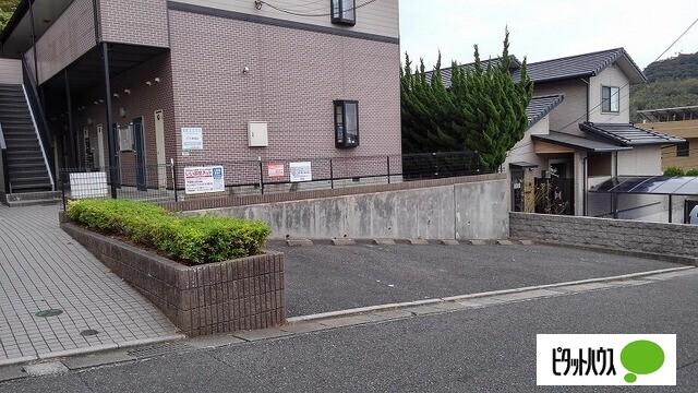 カーサ・ソレアード（102） 駐車場