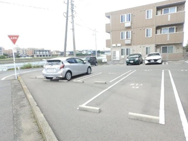 グランディール　コート（206） 駐車場