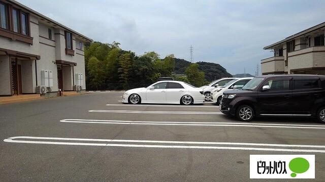 サンリットヒル　Ⅲ（105） 駐車場