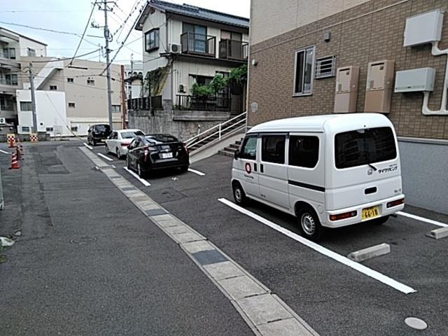 ビィラ・クレール（102） 駐車場