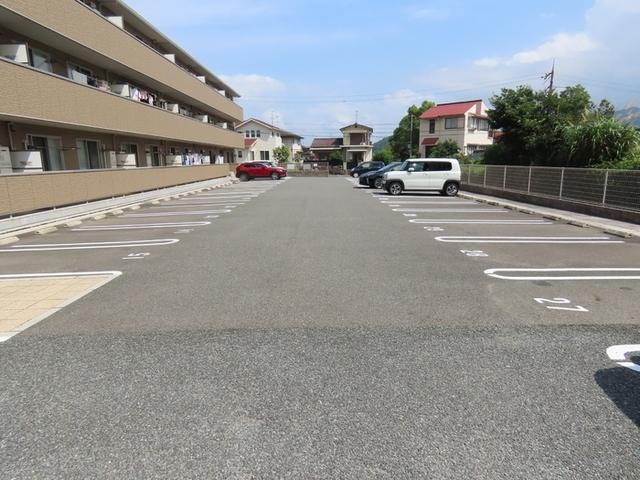 エクセレージュ彦島（203） 駐車場