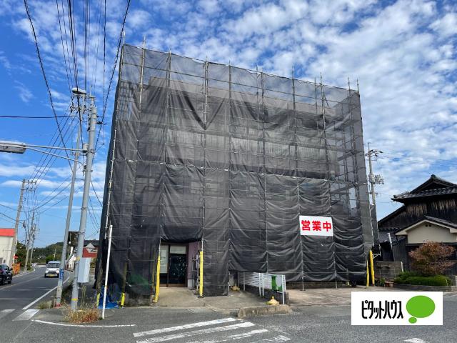 2025年11月現在  外壁塗装中