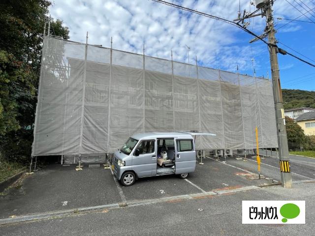 2025年11月現在  外壁塗装中