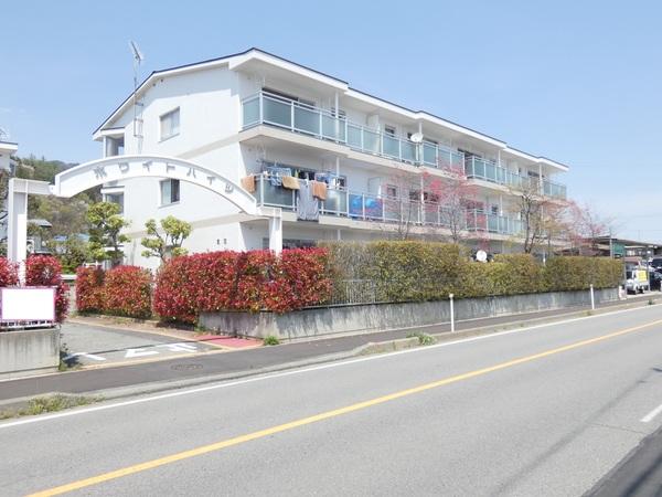 ホワイトハイツ東館 外観