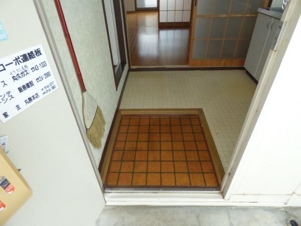 第二丸勝コーポ 玄関