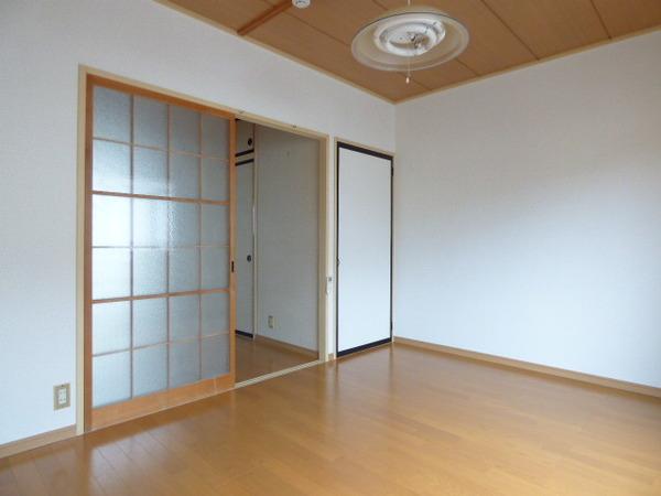 第二丸勝コーポ 室内