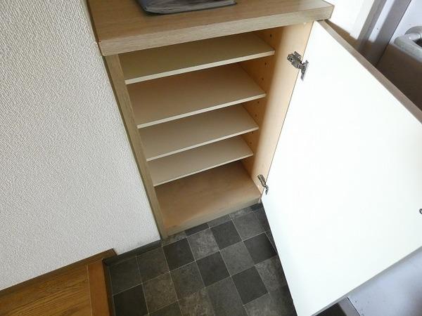 サンディハイツ鶴賀 収納