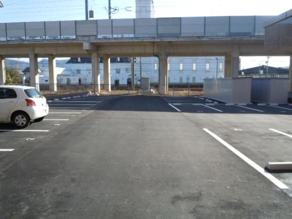 ジオグランドドエル 駐車場