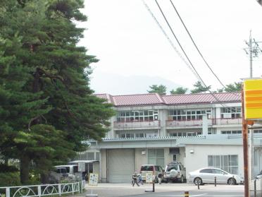 波田小学校：1300m