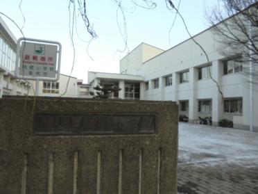 塩尻市立桔梗小学校：774m