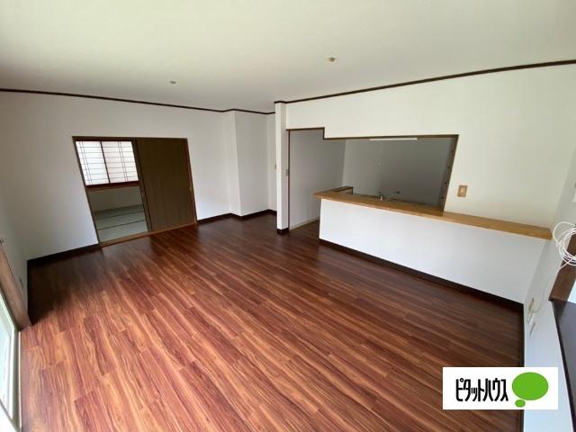 長野市大字南堀一戸建 リビング