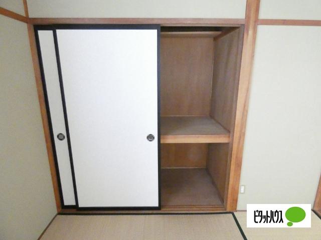 ホワイティー沙羅Ｃ棟 収納