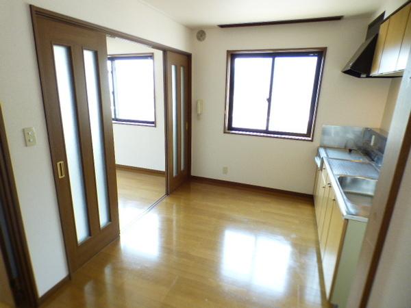 新田ツインズ 室内