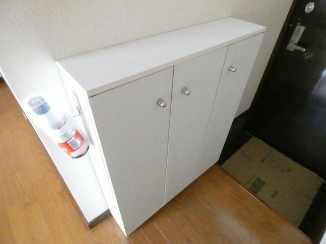 ファミーユ石堂 玄関