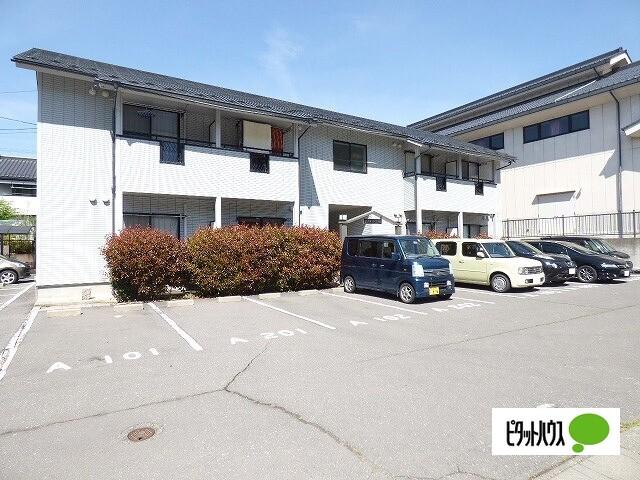 ハイツハープB棟 駐車場