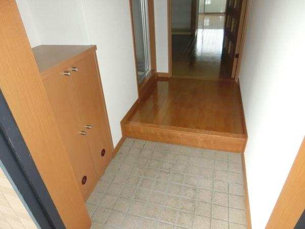 センターイン伊勢町 玄関
