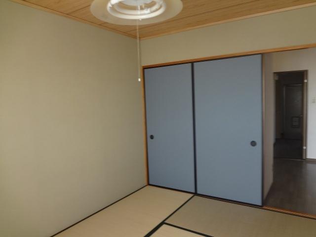 サープラスⅢミネ 収納