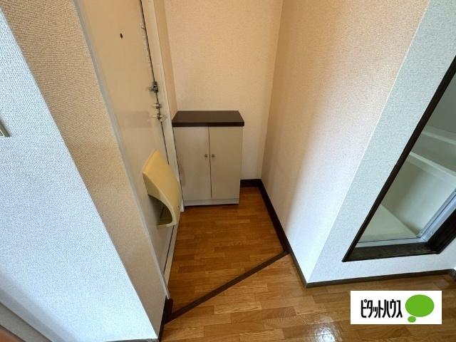こまのいえB 玄関