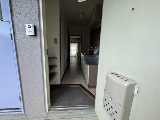 シティ輿石 玄関