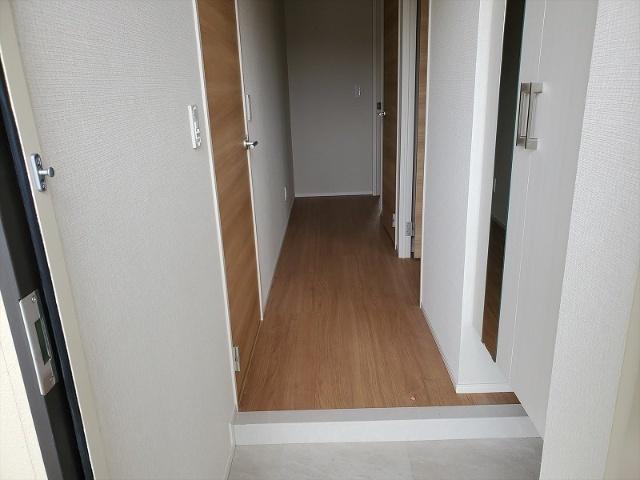 ジュヴネ白板 玄関