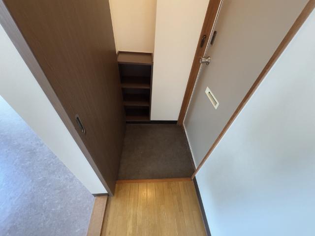 まなまゆビル 玄関