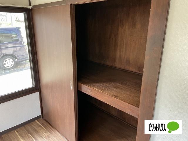 塩尻市大字広丘吉田一戸建 収納