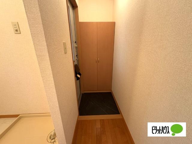 リヴィエールＢ 玄関