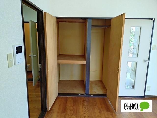 メゾンアプリコット 収納