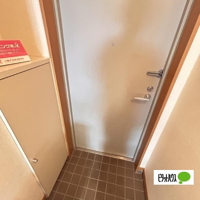 千歳橋ビル 玄関