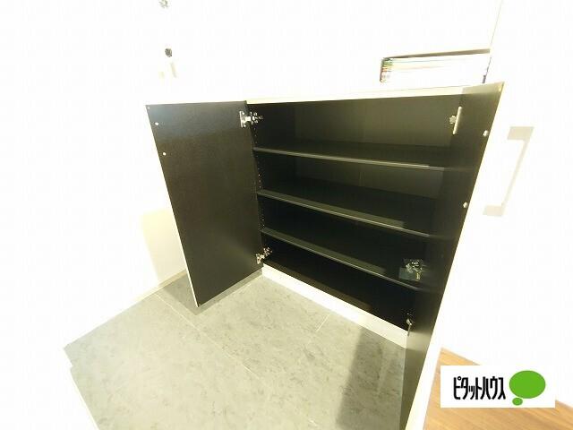 ベルトゥール東口 収納