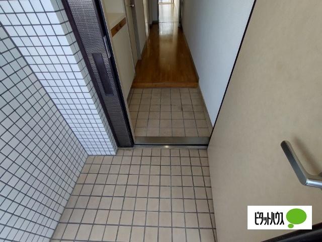 グランドハイツ山王 玄関