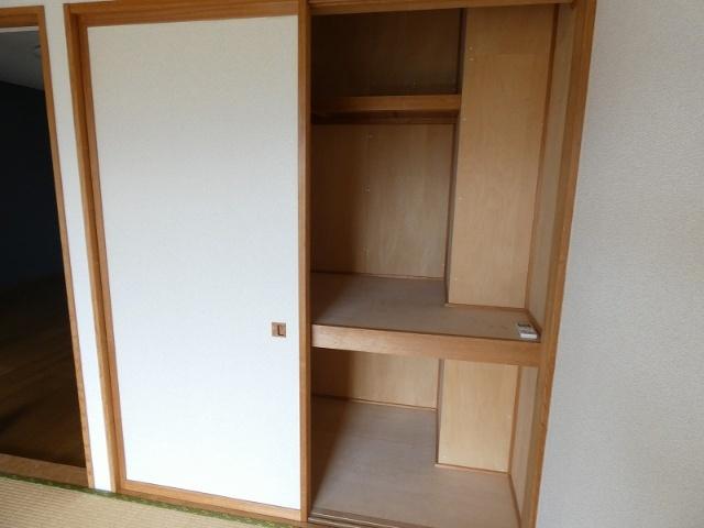 ハイツアルピーノ 収納