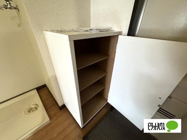 SurplusOneアカハネ 収納