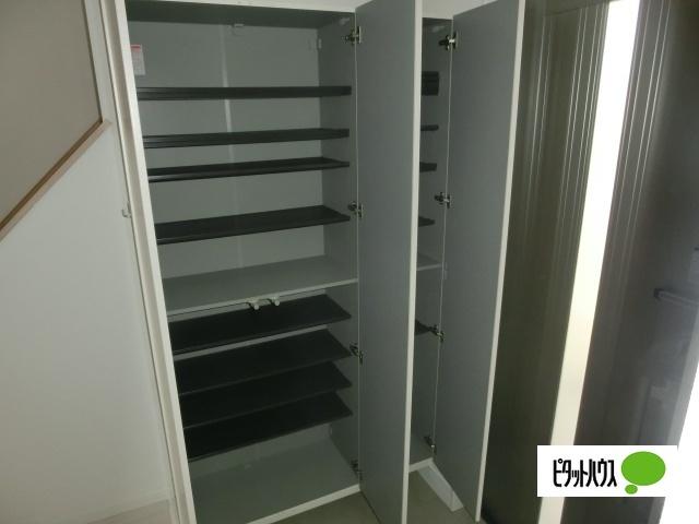 元町1丁目戸建て 収納